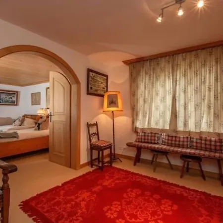 Ideally Located Ground Floor Flat In Saanen Center * グスタード