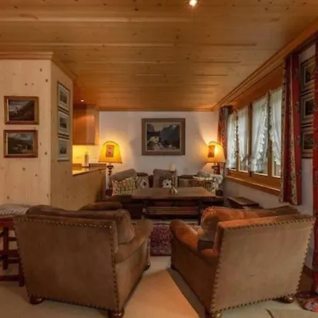 Ideally Located Ground Floor Flat In Saanen Center Apartment
